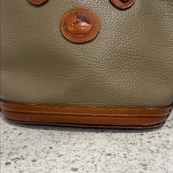 Vintage Dooney & Bourke All-Weather Leather Norfolk Satchel in Taupe - Picture 3 of 11